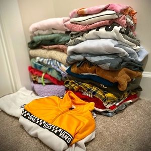 XS-SMALL GIRLS tops lot (PINK, Converse, Hollister…)